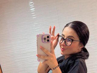 Erotischer Video -Chat Nia-May