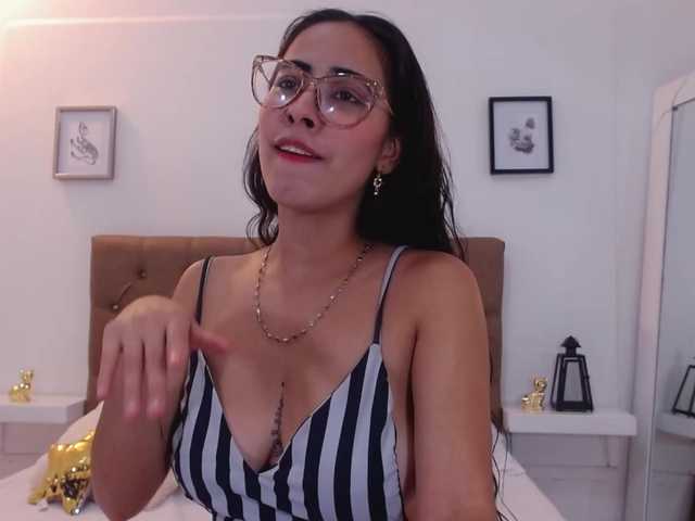 Fotos NicoleBlum I want you to make me wet and make my pussy drips #wet #cum #pussy #latin #Bigtits