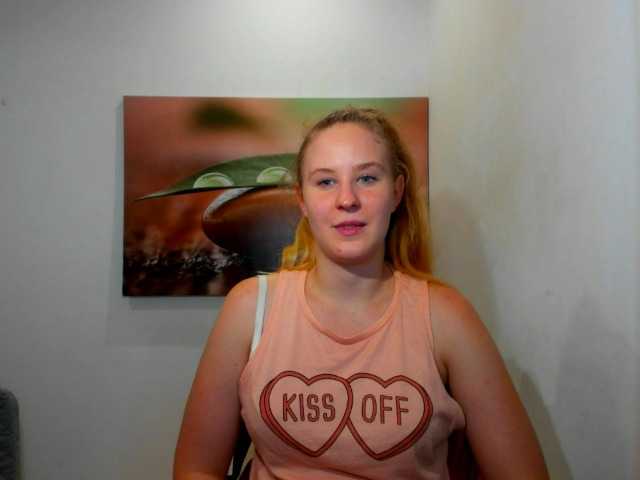 Fotos nikkipeach18 THE LAST DAY HERE!!! Welcome in my #horny room! Come and #cum with me and enjoy this #hot day together :* #blonde