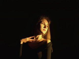 Erotischer Video -Chat Niktoria-Shy