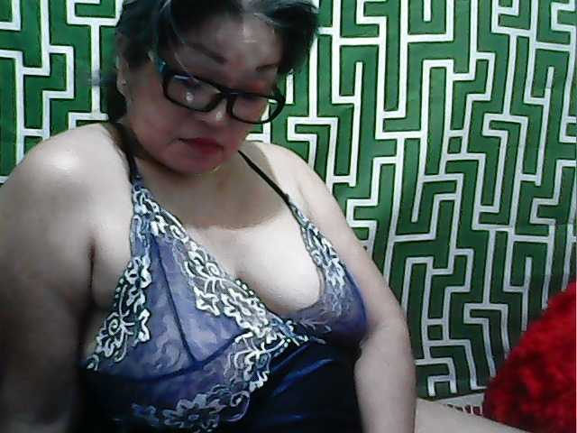 Fotos Applepie69 hello welcome to my room please help me token boobs 20 plus pussy 30 ass 40 nakec 50 show play pussy 100