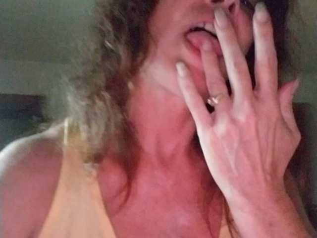 Fotos Reign327 Can you become my King? I'm back Tits taint and tools ❤❤Keep the register ringing and the party doesn't end ????
