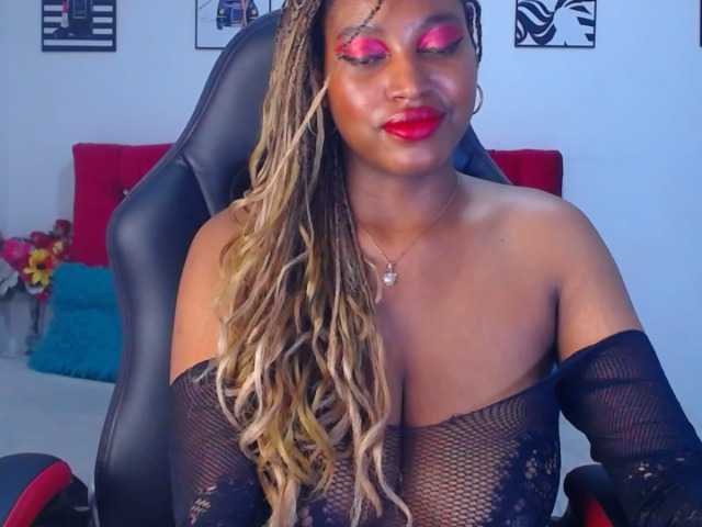 Fotos RubyFetish Make me feel special,time to have fun ,make hot and squirt #ebony #bigboobs #squirt #latina #femdom #feet