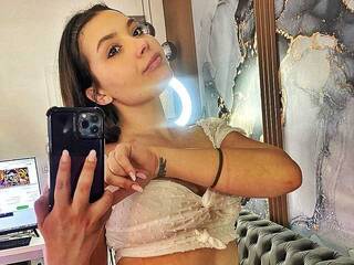 Erotischer Video -Chat RubyxBanks