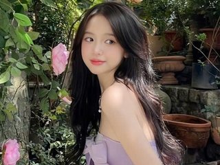 Erotischer Video -Chat Sari94