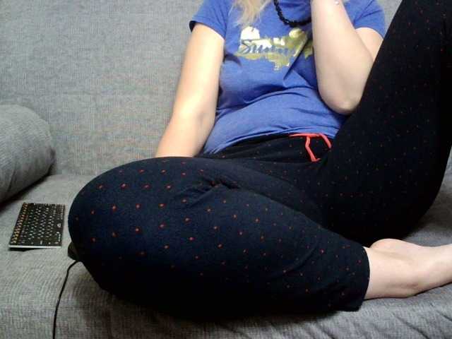 Fotos Nez Hello. No free show in my room. Pm 5 tkns, follow 10, watch cam 25