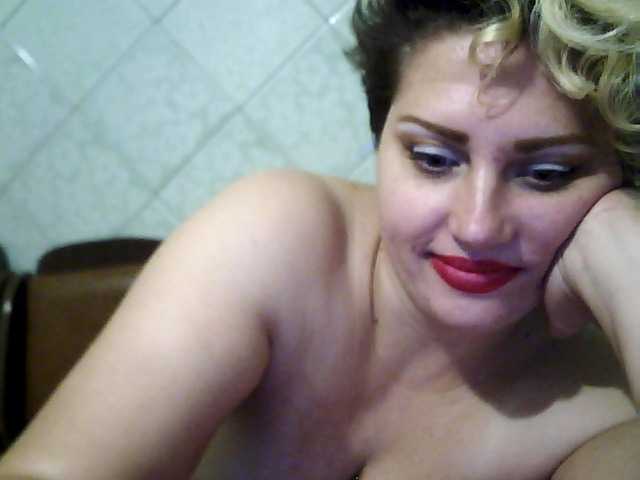 Fotos Kroxa12 hello in full prv, deep anal hand in pussy, hand in ass, squirt, and your wish