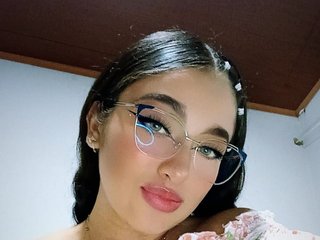 Erotischer Video -Chat Sharlot-Daft