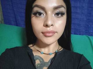 Erotischer Video -Chat Sharlote-Williams