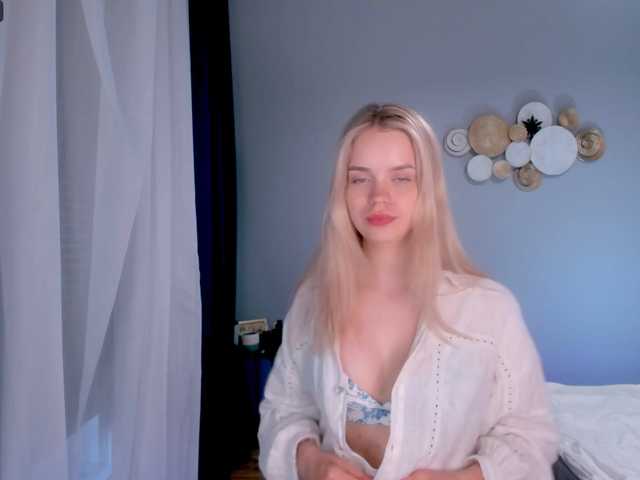 Fotos ShiningStar Hello everyone! lovense reacting from 2 tkAre you in naughty mood? Tell me your fantasy in PM 100 tk tip will help me in Queens raiting, thank you for care! OnlyFans @amberroseblossom