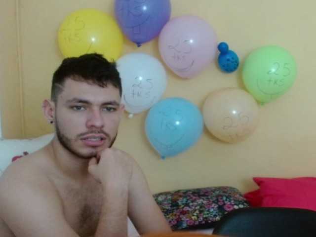 Fotos SophieYLiam97 Choose a sex balloon!! (25tks) Goal: 333 tokens! make us happy tonight