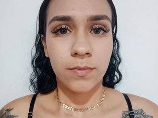 Erotischer Video -Chat SOPHIIE-ADAMS