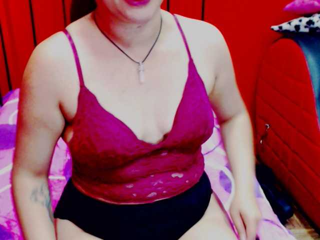 Fotos Stephanyhot1 welcome to my room, I'm Stephany, add me to your favorites list and let's have pleasant orgasms ♥♥♥Would you like to experiment with the prohibited? Let's go private and find out