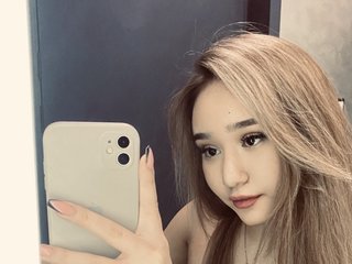 Erotischer Video -Chat SujiMin