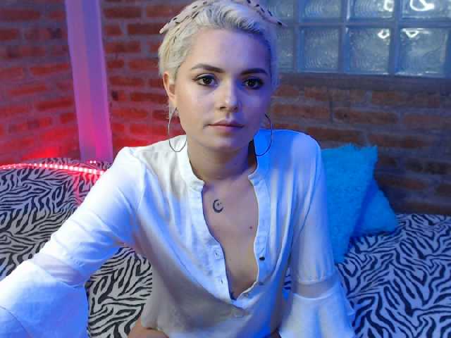 Fotos susanlane1 today I want rough sex, and get all wet #girl #young #blondgirl #tattoogirl golden show 800 tokens 2000l 1743 257