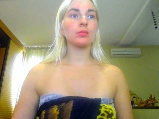 Fotos SweetGia like 11 / ass 50 / chest 80 / feet 20 / control toys 199 10 min/more pvt c2c 25/33 ultra 33 sec/blowjob 60/snap355/ AHEGAO FACE 13/ naked 350/oil bobs 111/ice in panties: 110
