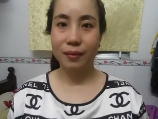 Erotischer Video -Chat Thithi90