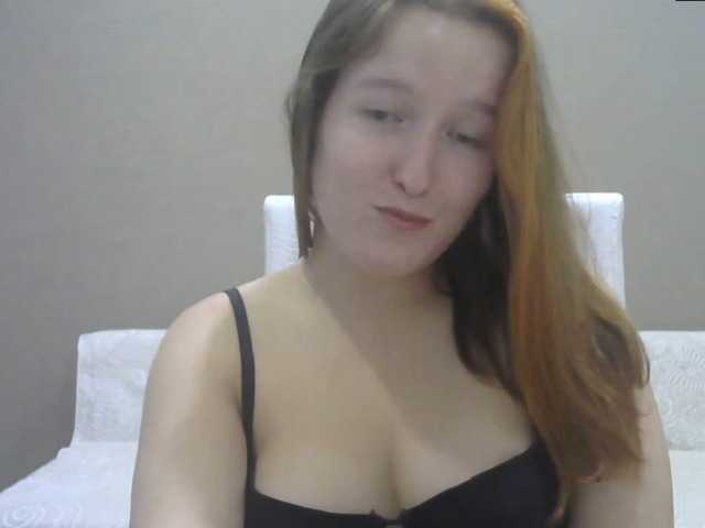 Fotos WetYvonne Hello boys, i wanna play with you so bad.. spoil me..