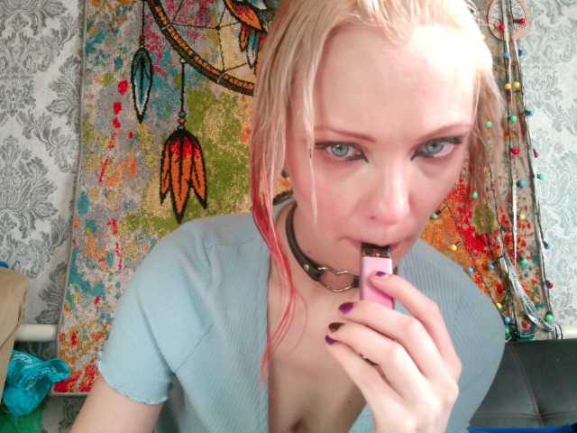 Fotos WildMissNiks Hard sex in a group show. Join! I want you..