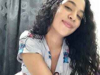 Erotischer Video -Chat YessiAlbani