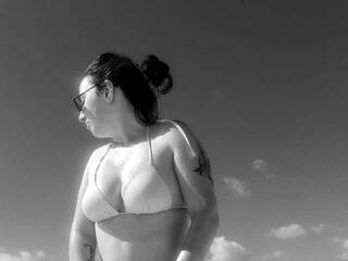 Erotischer Video -Chat yourhottieunicorn