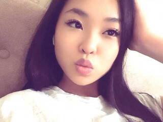 Erotischer Video -Chat YunHori