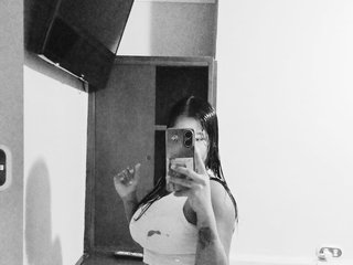 Erotischer Video -Chat ZAIRA-BREEZE